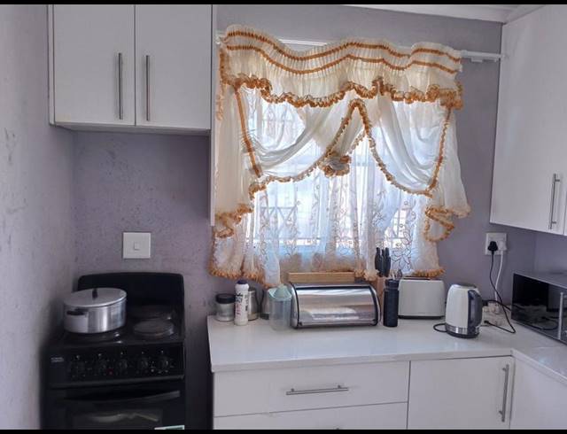 2 BEDROOM HOUSE FOR SALE IN DAWN PARK EXT